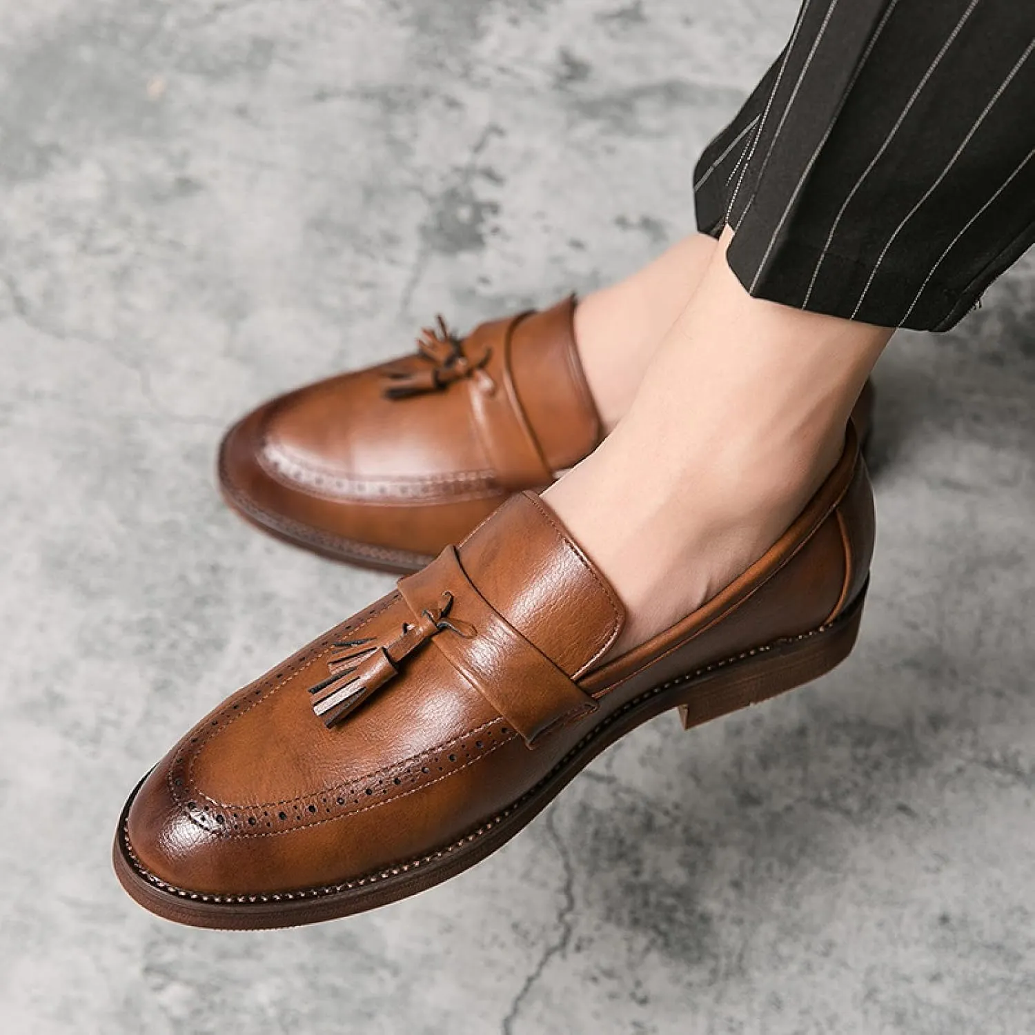 Men's Tassel Pointed Toe Chunky Low Heel Oxford Shoes Comfortable Breathable Slip On Dress Brogue Loafers Formal Business Party Wedding Shoes