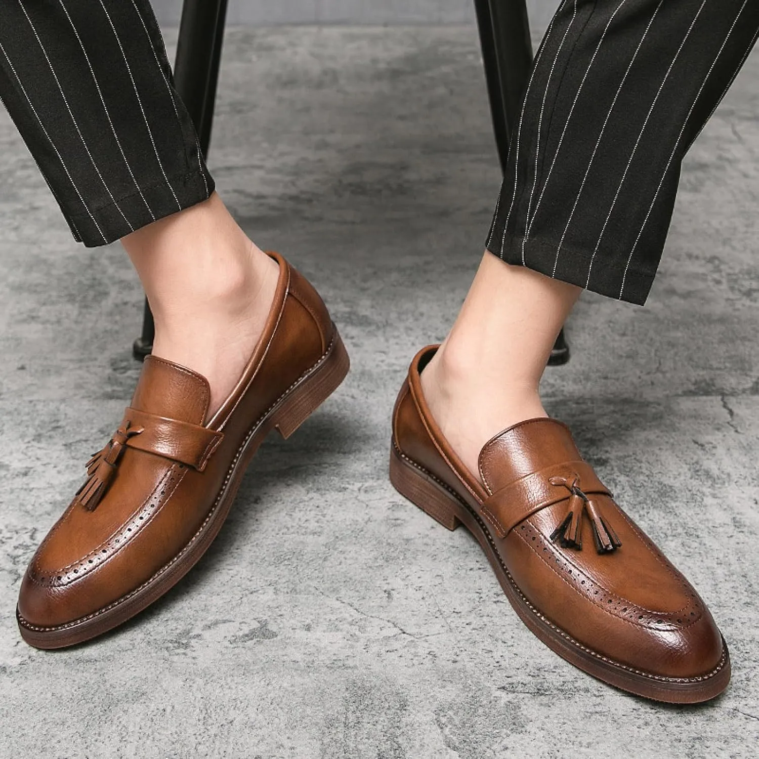 Men's Tassel Pointed Toe Chunky Low Heel Oxford Shoes Comfortable Breathable Slip On Dress Brogue Loafers Formal Business Party Wedding Shoes
